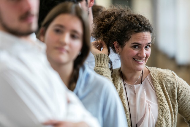 La universitat que comença en sortir de classe